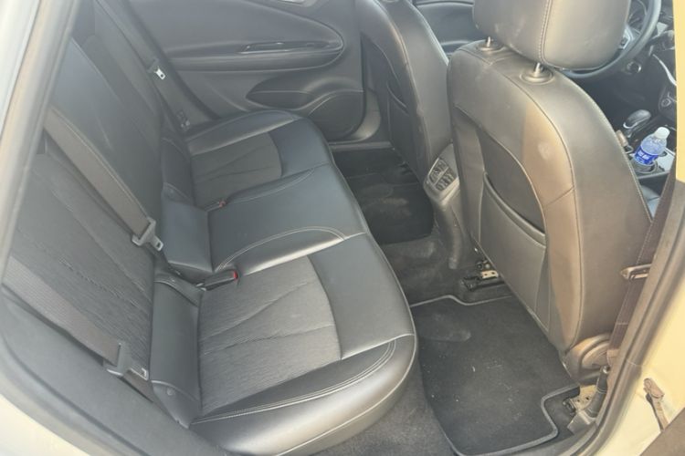Used Buick Verano 2018 Sedan 20T Dual-Clutch Leading Model Interior 5