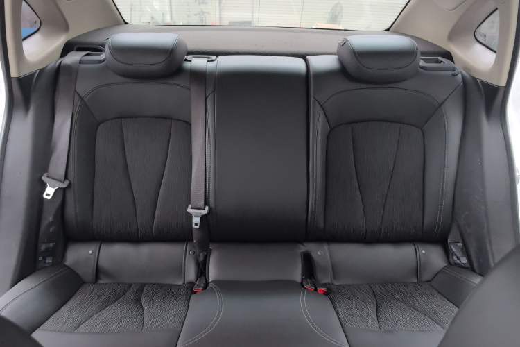 Used Buick Verano 2018 Sedan 20T Dual-Clutch Leading Model Interior 6