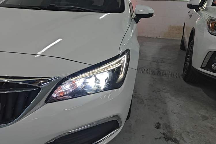 Used Buick Verano 2018 Sedan 15S Automatic Leading Model Left Front Headlight