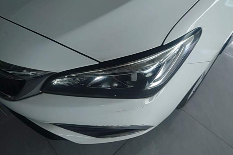 Used Buick Verano 2018 Sedan 15S Automatic Leading Model Left Front Headlight