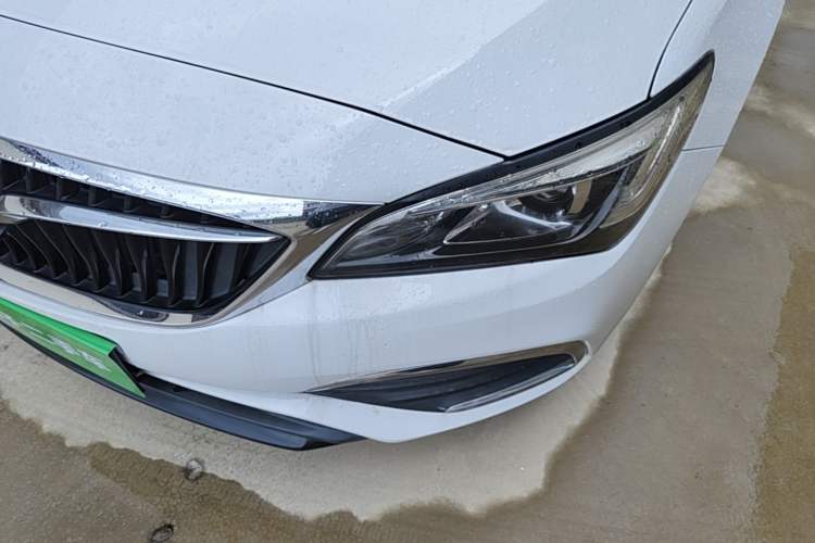 Used Buick Verano 2018 Sedan 15S Automatic Leading Model Left Front Headlight