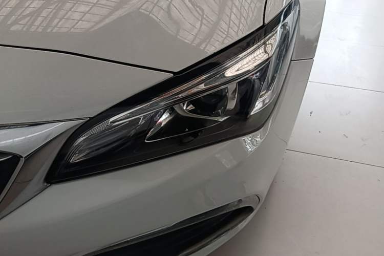 Used Buick Verano 2018 Sedan 15S Automatic Entry Model Left Front Headlight