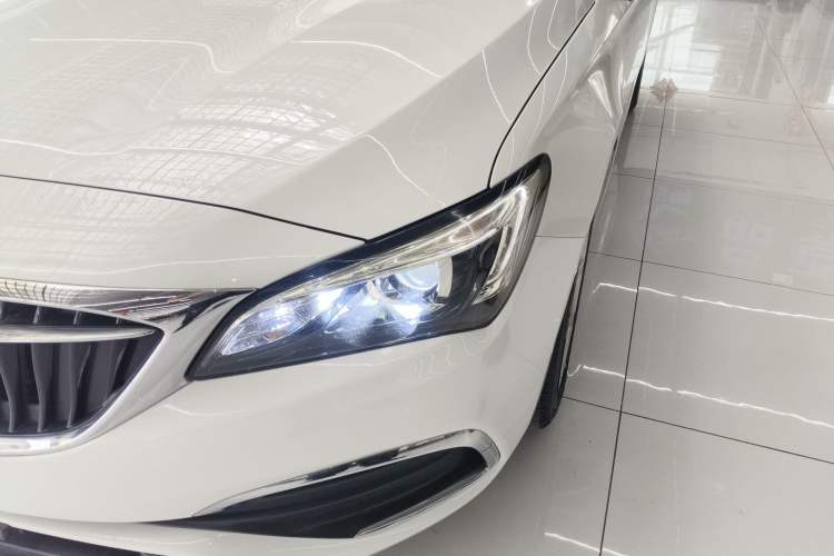 Used Buick Verano 2018 Sedan 15S Automatic Leading Model Left Front Headlight