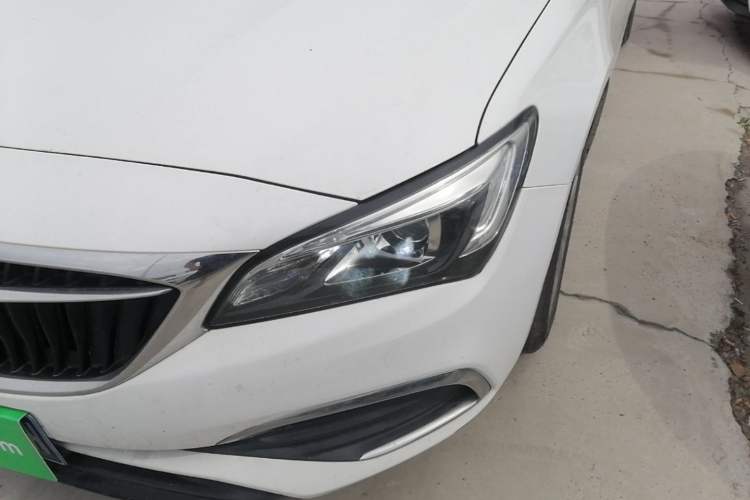 Used Buick Verano 2018 Sedan 15S Automatic Leading Model Left Front Headlight