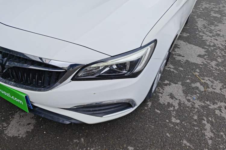 Used Buick Verano 2018 Sedan 15S Automatic Leading Model Left Front Headlight