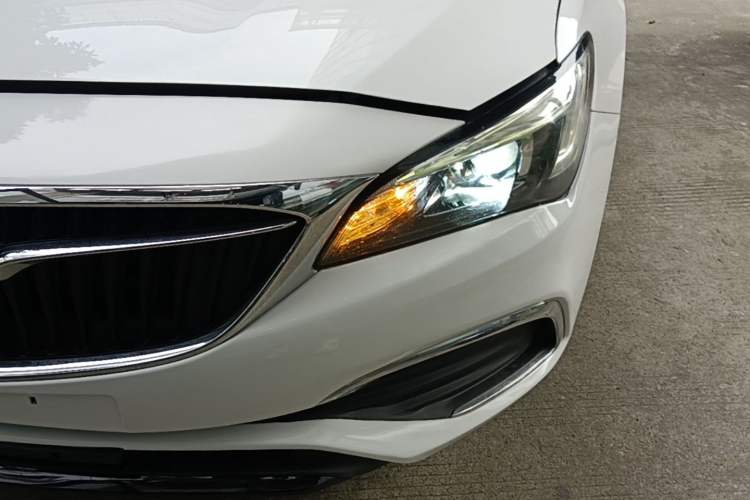 Used Buick Verano 2018 Sedan 15S Automatic Entry Model Left Front Headlight