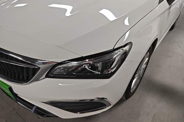 Used Buick Verano 2018 Sedan 15S Automatic Leading Model Left Front Headlight