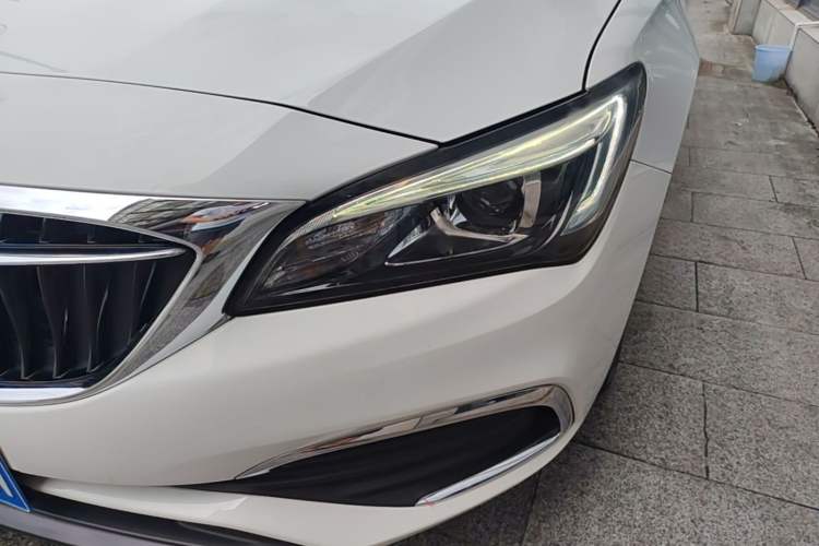 Used Buick Verano 2018 Sedan 20T Dual-Clutch Leading Model Left Front Headlight