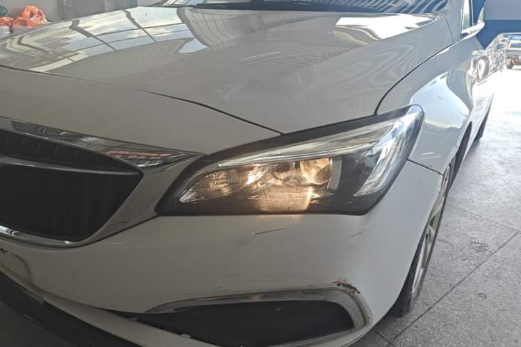 Used Buick Verano 2018 Sedan 15S Automatic Leading Model Left Front Headlight