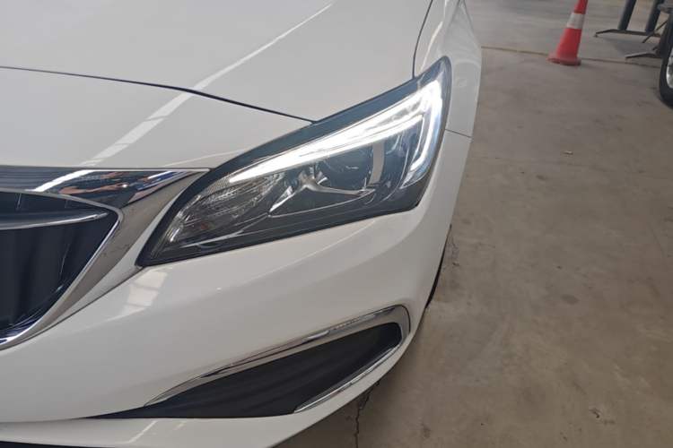 Used Buick Verano 2018 Sedan 15S Automatic Entry Model Left Front Headlight