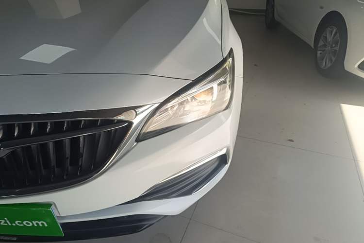 Used Buick Verano 2018 Sedan 15S Automatic Leading Model Left Front Headlight
