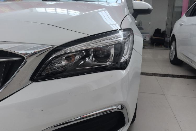 Used Buick Verano 2018 Sedan 20T Dual-Clutch Leading Model Left Front Headlight