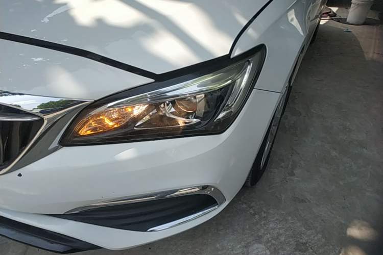 Used Buick Verano 2018 Sedan 20T Dual-Clutch Leading Model Left Front Headlight