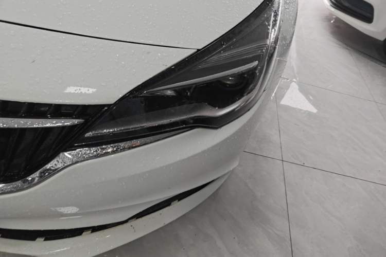 Used Buick Verano 2018 Hatchback 15S Automatic Ambition Model Left Front Headlight