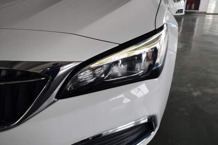 Used Buick Verano 2018 Sedan 15S Automatic Leading Model Left Front Headlight