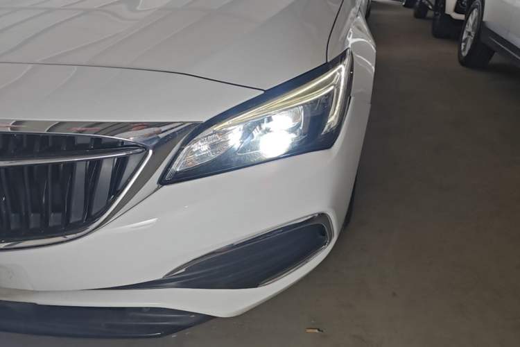 Used Buick Verano 2018 Sedan 15S Automatic Leading Model Left Front Headlight