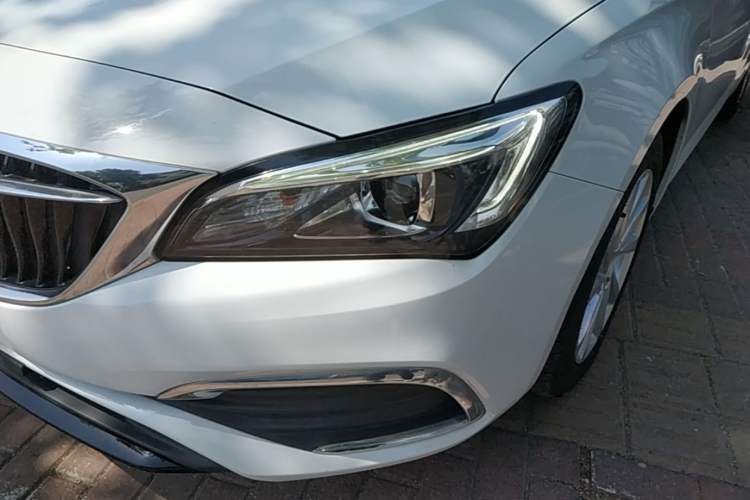 Used Buick Verano 2018 Sedan 15S Automatic Leading Model Left Front Headlight