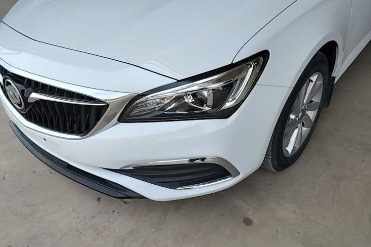 Used Buick Verano 2018 Sedan 15S Automatic Leading Model Left Front Headlight