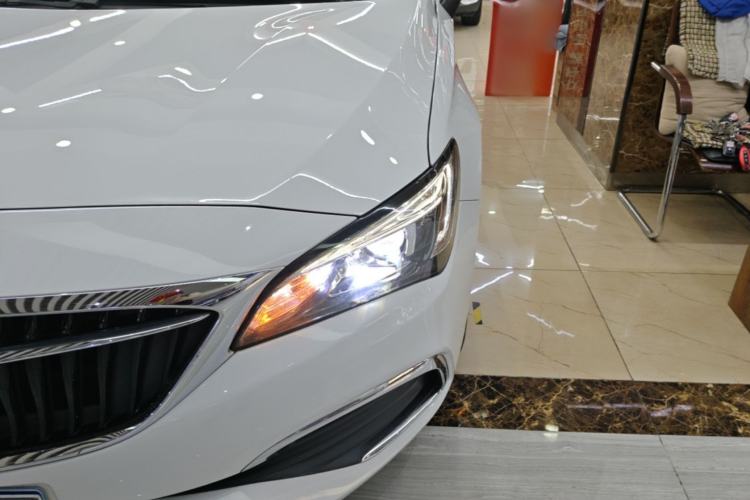 Used Buick Verano 2018 Sedan 15S Automatic Entry Model Left Front Headlight