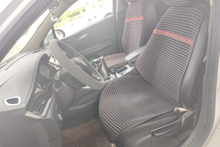 Used Buick Verano 2018 Sedan 20T Dual-Clutch Leading Model Left Front Seat