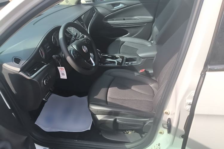 Used Buick Verano 2018 Sedan 20T Dual-Clutch Leading Model Left Front Seat