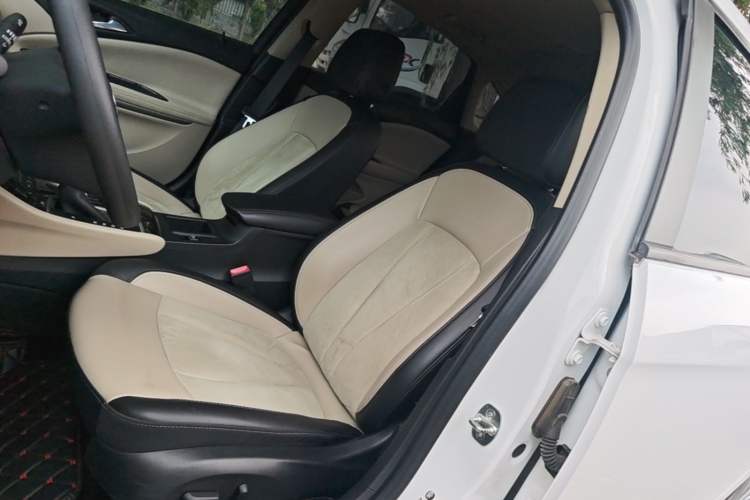 Used Buick Verano 2018 Sedan 15S Automatic Leading Model Left Front Seat