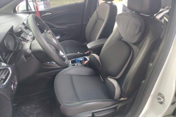 Used Buick Verano 2018 Hatchback 15S Automatic Leading Model Left Front Seat