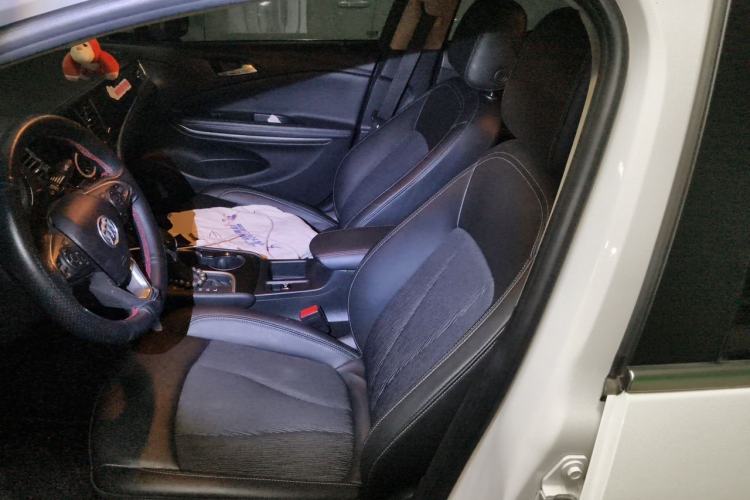 Used Buick Verano 2018 Sedan 20T Dual-Clutch Leading Model Left Front Seat
