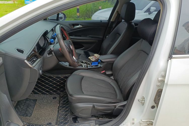 Used Buick Verano 2018 Sedan 20T Dual-Clutch Leading Model Left Front Seat