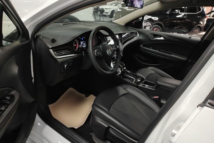 Used Buick Verano 2018 Sedan 20T Dual-Clutch Leading Model Left Front Seat