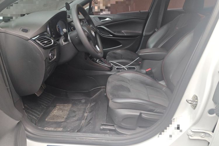 Used Buick Verano 2018 Hatchback GS 20T Dual-Clutch Leading Model Left Front Seat