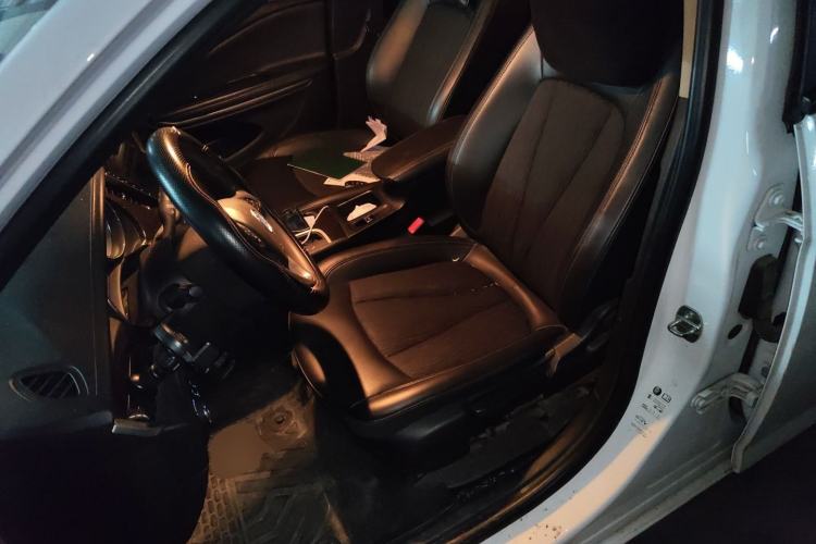 Used Buick Verano 2018 Sedan 20T Dual-Clutch Leading Model Left Front Seat