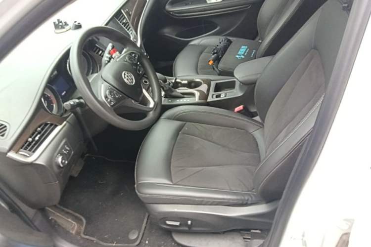 Used Buick Verano 2018 Sedan 20T Dual-Clutch Elite Model Left Front Seat