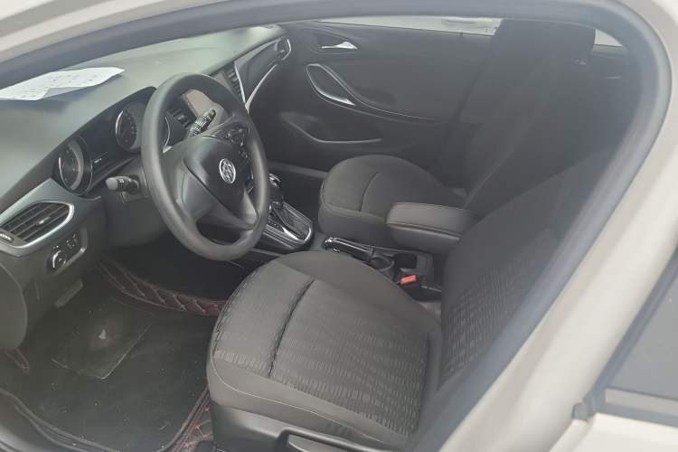 Used Buick Verano 2018 Hatchback 15S Automatic Ambition Model Left Front Seat