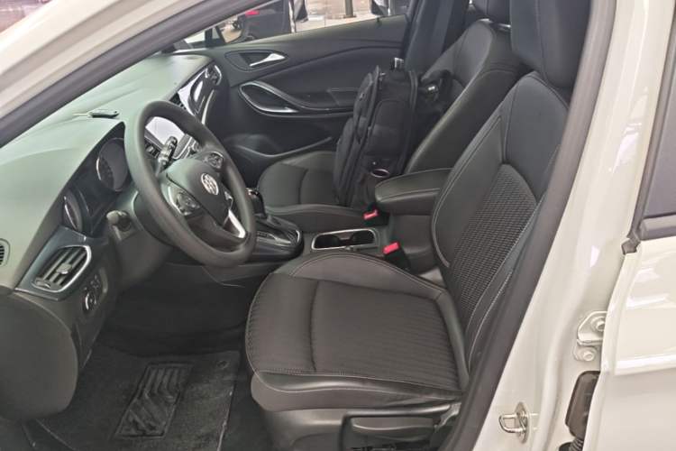 Used Buick Verano 2018 Hatchback 15S Automatic Leading Model Left Front Seat