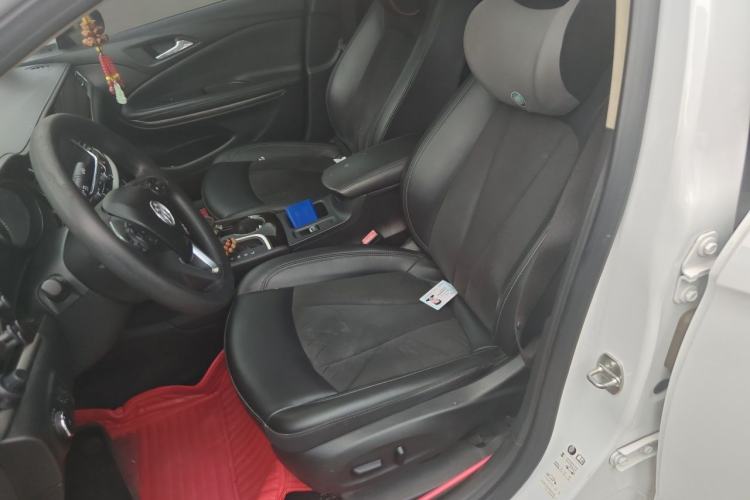 Used Buick Verano 2018 Sedan 20T Dual-Clutch Leading Model Left Front Seat