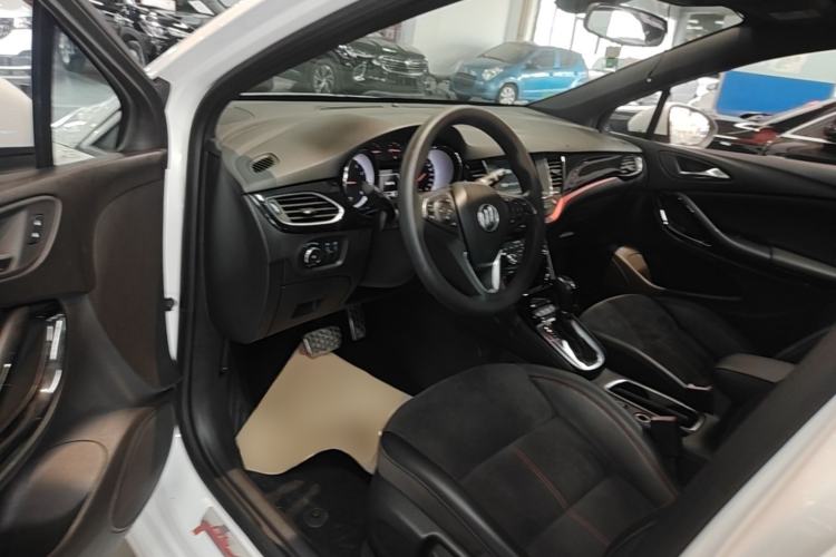 Used Buick Verano 2018 Hatchback GS 20T Dual-Clutch Leading Model Left Front Seat
