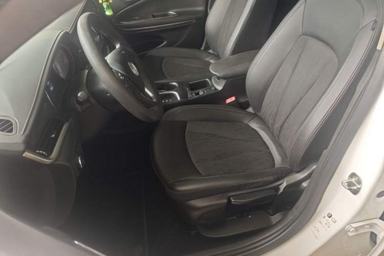 Used Buick Verano 2018 Sedan 20T Dual-Clutch Leading Model Left Front Seat