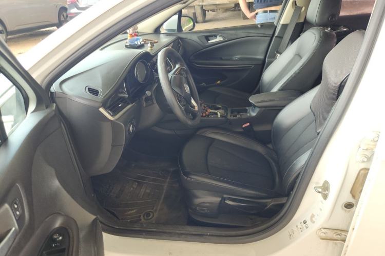 Used Buick Verano 2018 Sedan 20T Dual-Clutch Leading Model Left Front Seat