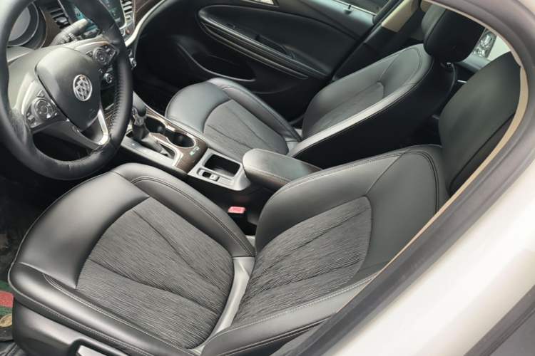 Used Buick Verano 2018 Sedan 20T Dual-Clutch Leading Model Left Front Seat