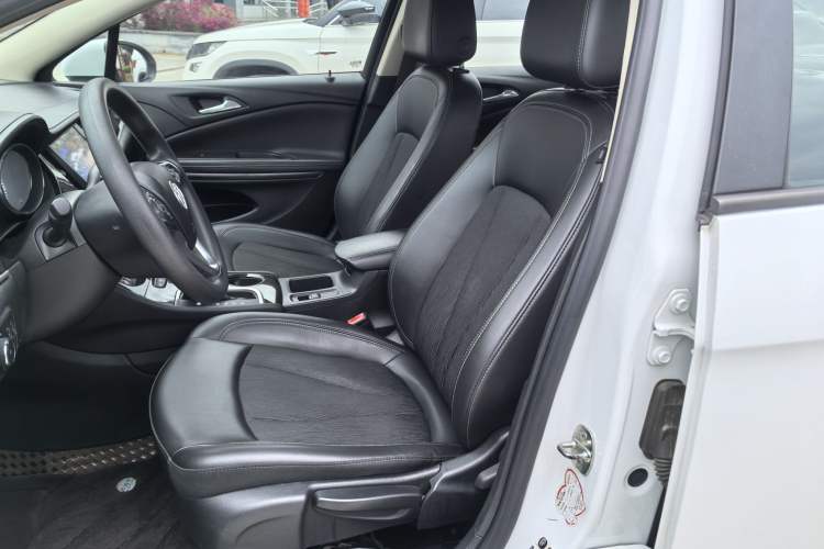 Used Buick Verano 2018 Sedan 20T Dual-Clutch Leading Model Left Front Seat