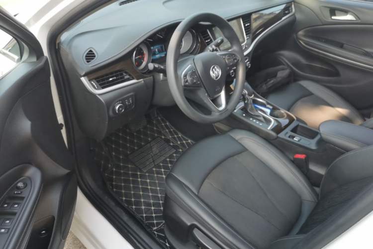 Used Buick Verano 2018 Sedan 20T Dual-Clutch Leading Model Left Front Seat