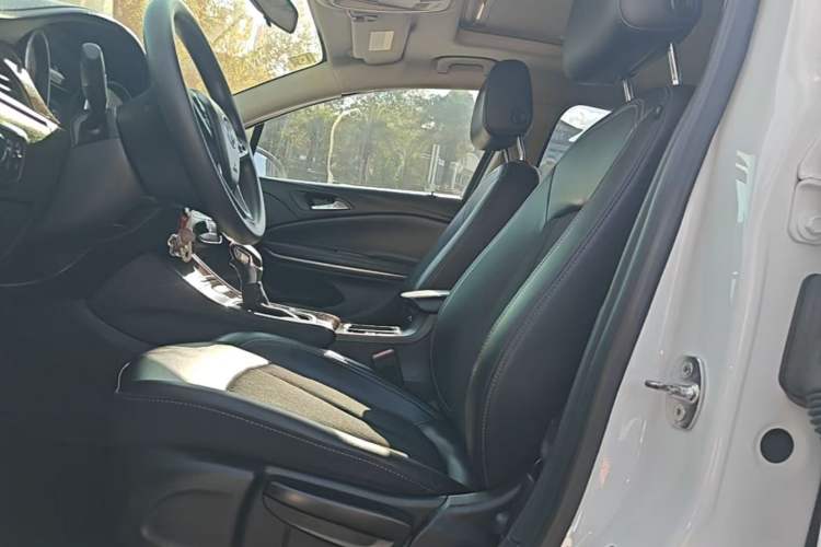 Used Buick Verano 2018 Sedan 15S Automatic Leading Model Left Front Seat
