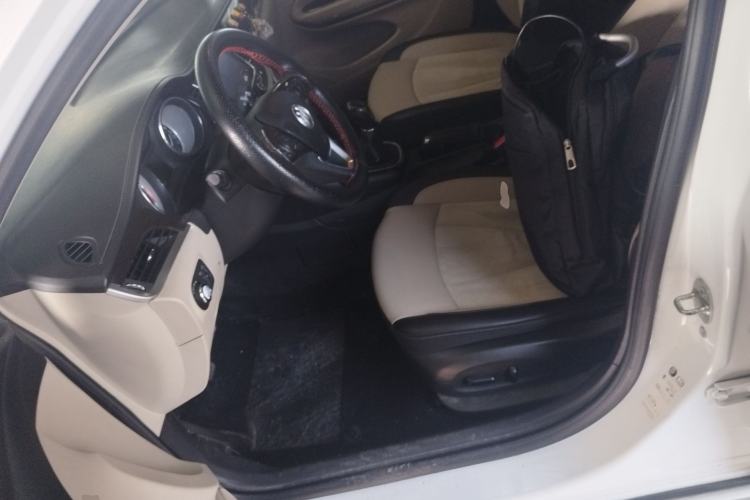 Used Buick Verano 2018 Sedan 15S Manual Leading Model Left Front Seat