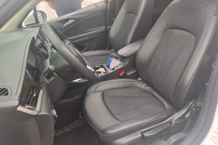 Used Buick Verano 2018 Sedan 20T Dual-Clutch Leading Model Left Front Seat