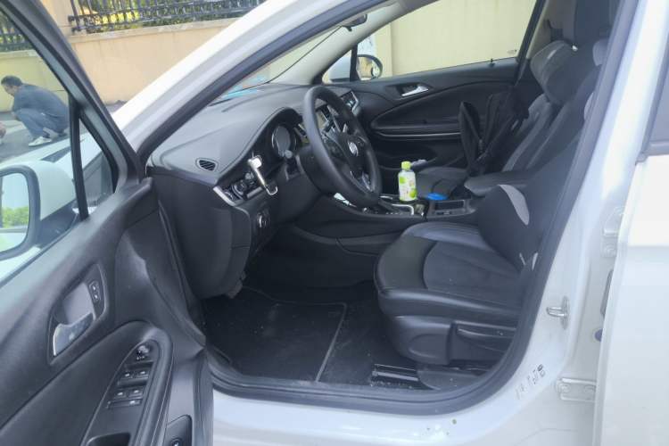 Used Buick Verano 2018 Sedan 20T Dual-Clutch Leading Model Left Front Seat