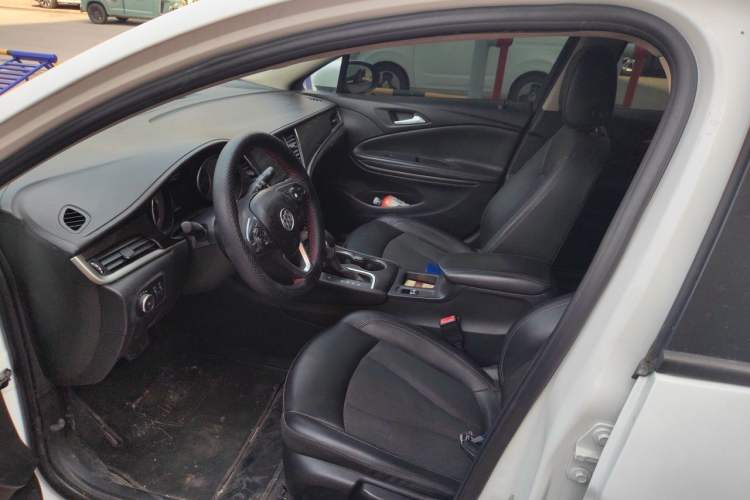 Used Buick Verano 2018 Sedan 20T Dual-Clutch Leading Model Left Front Seat