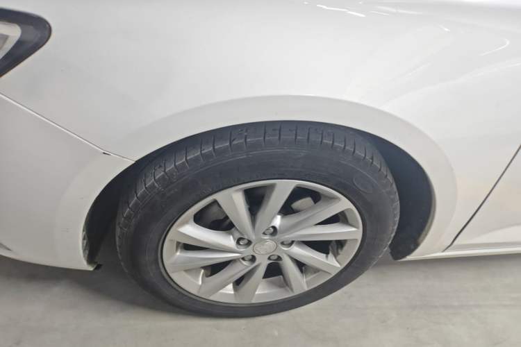 Used Buick Verano 2018 Sedan 15S Automatic Leading Model Left Front Wheel Hub