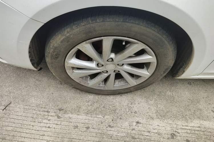 Used Buick Verano 2018 Sedan 15S Automatic Leading Model Left Front Wheel Hub