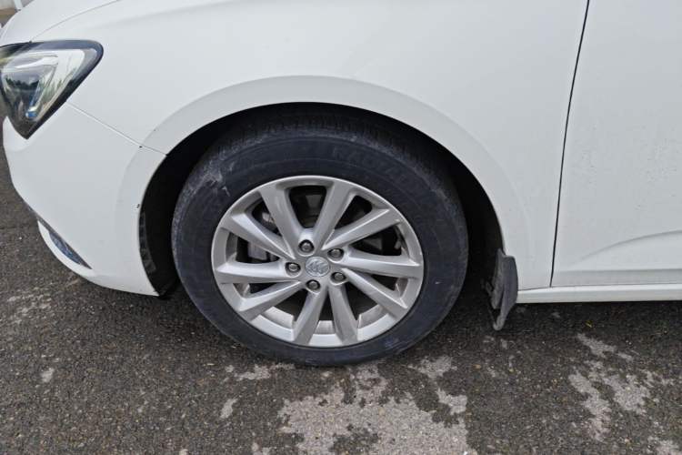 Used Buick Verano 2018 Sedan 15S Automatic Leading Model Left Front Wheel Hub